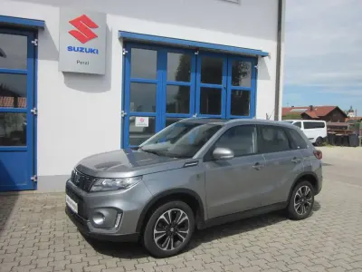 Gebraucht Suzuki Vitara Comfort 116 PS (85 kW) 2022 Galactic gray met. zcd SUV