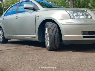 Gebraucht Toyota Avensis Sol 177 PS (130 kW) 2005 Grau Kombi
