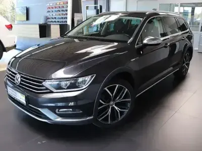 Gebraucht VW Passat Alltrack 190 PS (139 kW) 2018 Grau Kombi