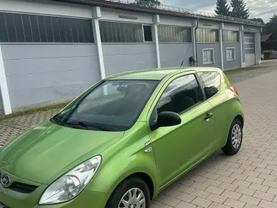 Gebraucht Hyundai i20 81 PS (59 kW) 2009 Grün Kleinwagen