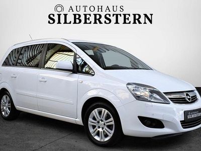 Weiß Gebraucht 2013 Opel Zafira Family Van / Kleinbus | 10.600 €