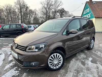 Braun Gebraucht 2012 VW Touran Van / Kleinbus | 8.699 € (Etwas zu teuer)