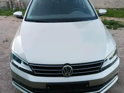 Gebraucht VW Jetta 140 PS (102 kW) 2015 Grau Limousine