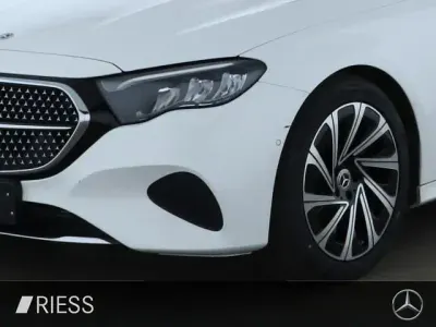 Gebraucht Mercedes E220 Avantgarde 197 PS (144 kW) 2023 Weiss Kombi