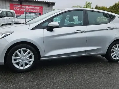 Używany Ford Fiesta 95 KM (69 kW) 2021 Srebrny Hatchback