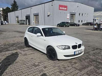Gebraucht BMW 116 122 PS (89 kW) 2007 Weiß Kleinwagen