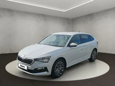 Gebraucht Skoda Scala Tour 110 PS (80 kW) 2022 Moonweiß perleffekt/moonweis Kleinwagen