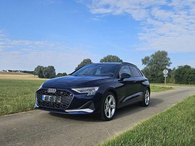 Blau Gebraucht 2024 Audi A3 Advanced Limousine | 31.400 € (Guter Preis)