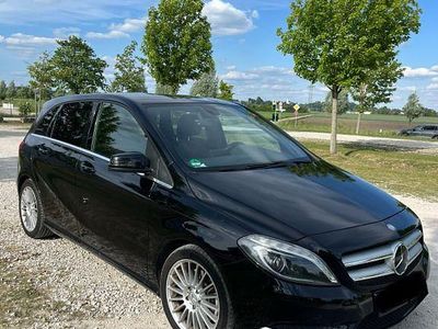 Usata Mercedes B220 231 CV (169 kW) 2014 Nero Monovolume