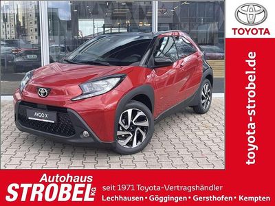 Neu Toyota Aygo X Design 72 PS (52 kW) 2025 Chili red perleffekt/dach myst SUV