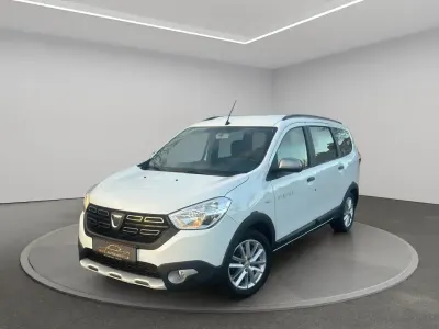 Gebraucht Dacia Lodgy Stepway 116 PS (85 kW) 2022 Weiß Van / Kleinbus