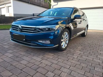 Gebraucht VW Passat Elegance 150 PS (110 kW) 2020 Blau Kombi