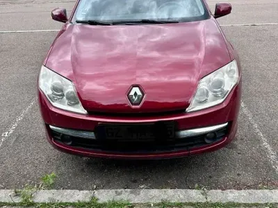 Gebraucht Renault Laguna III Expression 150 PS (110 kW) 2008 Rot Limousine