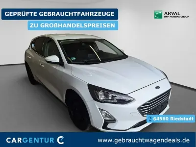 Używany Ford Focus Titanium 125 KM (91 kW) 2022 Biały Sedan/Limuzyna