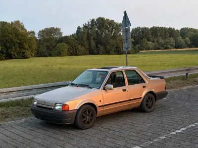 Gebraucht Ford Orion Sport 54 PS (39 kW) 1987 Limousine