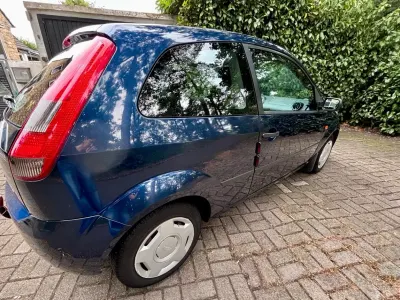 Gebraucht Ford Fiesta 69 PS (50 kW) 2006 Blau Kleinwagen