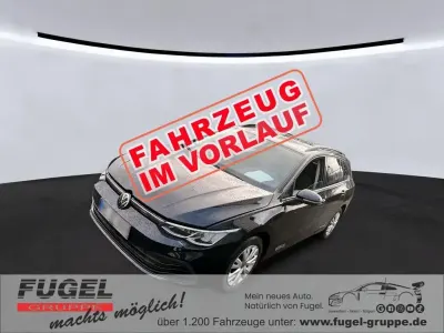Gebraucht VW Golf VIII Life 116 PS (85 kW) 2022 Deep black perleffekt Kombi