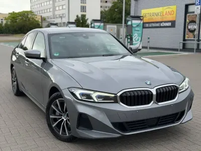 Gebraucht BMW 330 Sport Line 286 PS (210 kW) 2023 Grau Limousine