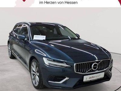 Gebraucht Volvo V60 Inscription 253 PS (186 kW) 2021 Denim blaumetallic Kombi