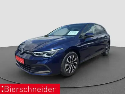 Usata VW Golf VIII Active 150 CV (110 kW) 2023 Blu Berlina