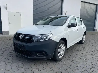 Używany Dacia Sandero Acces 73 KM (53 kW) 2019 Biały Sedan/Limuzyna