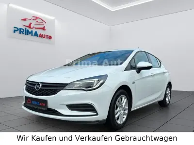 Gebraucht Opel Astra Selection 101 PS (74 kW) 2016 Weiß Limousine