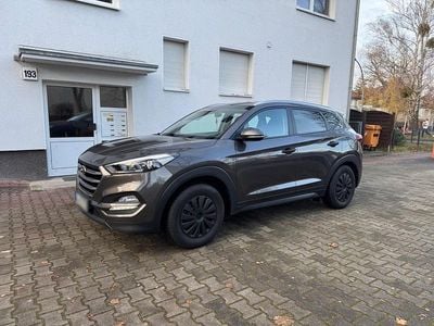 Gebraucht Hyundai Tucson 115 PS (84 kW) 2017 Braun SUV