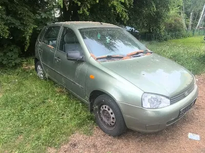 Gebraucht Lada Kalina 90 PS (66 kW) 2010 Grün Kleinwagen