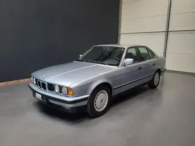 Gebraucht BMW 525 Sport Line 192 PS (141 kW) 1990 Gletscherblau Limousine