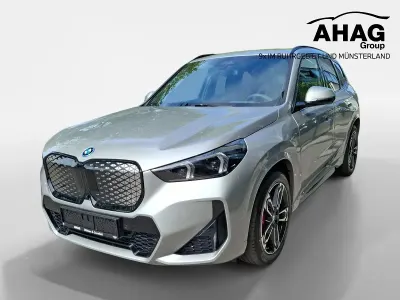 Neu BMW iX1 M Sport 150 kW (204 PS) 2026 Schwarz SUV