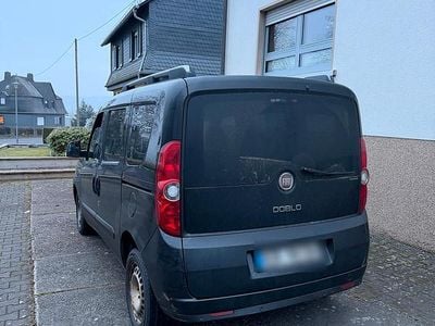 Schwarz Gebraucht 2011 Fiat Doblò Van / Kleinbus | 3.200 € (Fairer Preis)
