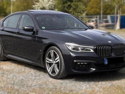 Usado BMW 740 iPerformance 326 HP (239 kW) 2017 Cinzento Sedan