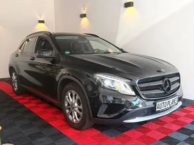 Gebraucht Mercedes GLA200 156 PS (114 kW) 2014 Kosmosschwarz  metalliclack SUV