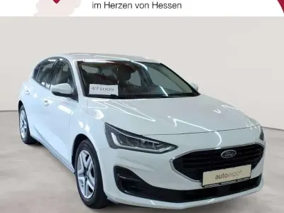 Gebraucht Ford Focus Cool & Connect 120 PS (88 kW) 2023 Frozen white Limousine