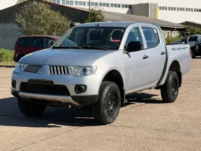 Begagnad Mitsubishi L200 136 HK (100 kW) 2012 Pickup