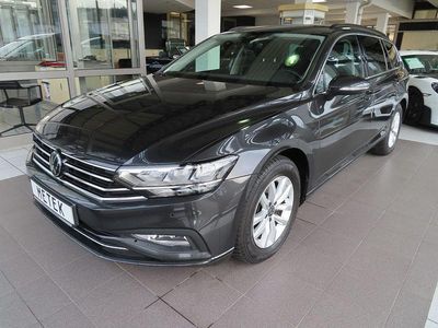 Grau Gebraucht 2023 VW Passat Business Kombi | 22.980 € (Fairer Preis)