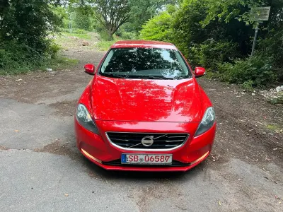 Gebraucht Volvo V40 120 PS (88 kW) 2013 Rot Kombi