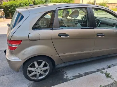 Gebraucht Mercedes B180 109 PS (80 kW) 2006 Gold Van / Kleinbus