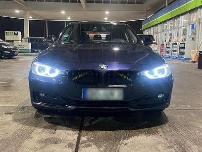 Gebraucht BMW 320 Sport Line 184 PS (135 kW) 2012 Blau Limousine