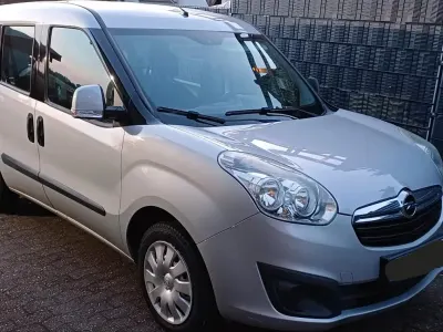 Gebraucht Opel Combo 120 PS (88 kW) 2014 Silber Van / Kleinbus