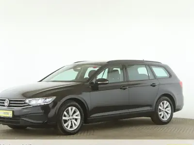 Używany VW Passat Basis 150 KM (110 kW) 2023 Czarny Kombi