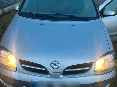 Silber Gebraucht 2004 Nissan Almera Kombi | 666 €