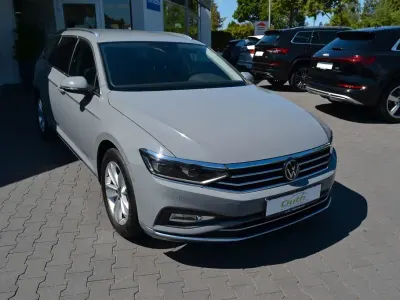 Używany VW Passat Elegance 200 KM (147 kW) 2024 Szary Kombi