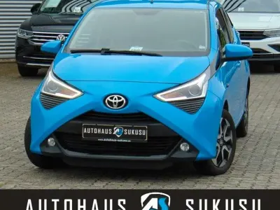 Gebraucht Toyota Aygo X-play 72 PS (52 kW) 2020 Blau Kleinwagen