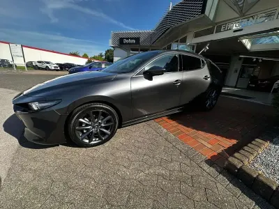 Neu Mazda 3 Exclusive-Line 140 PS (102 kW) 2026 Machine gray Limousine
