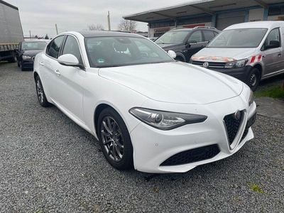 Weiß Gebraucht 2018 Alfa Romeo Giulia Business Limousine | 15.950 € (Fairer Preis)