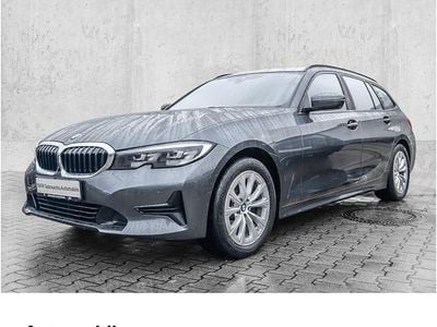 Grau Gebraucht 2021 BMW 318 Advantage Kombi | 23.490 € (Guter Preis)