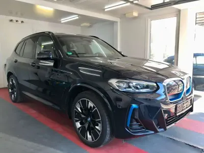 Gebraucht BMW iX3 Impressive 210 kW (286 PS) 2022 Carbon schwarz metallic SUV