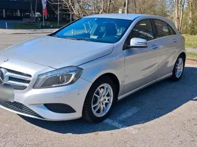 Gebraucht Mercedes A200 154 PS (113 kW) 2015 Silber Kleinwagen