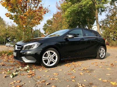 Gebraucht Mercedes A200 Urban 139 PS (102 kW) 2014 Schwarz Limousine